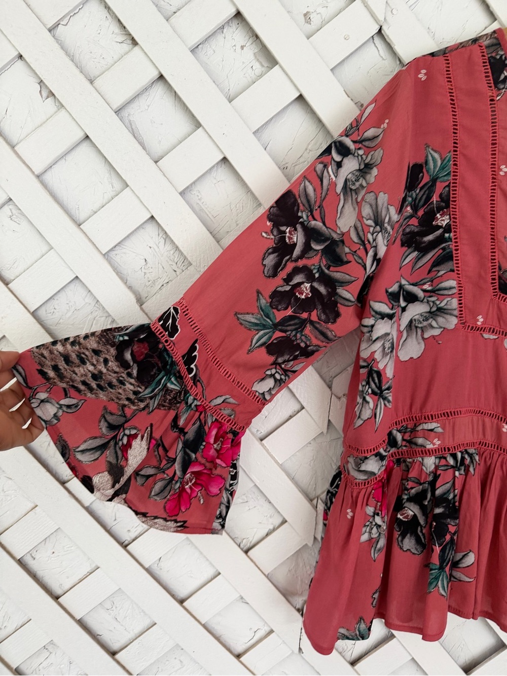 Jaase Boho Floral Tie-Neck Peasant Top Tassel Bell Sleeve Rose Large - Picture 2 of 8